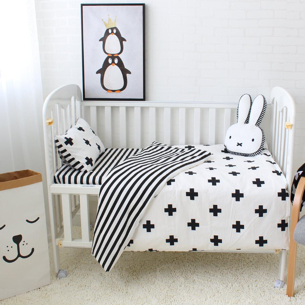 Black and white crib best sale bedding set